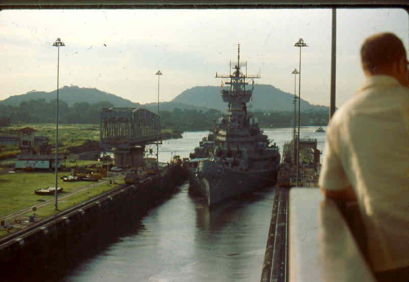 USS New Jersey BB-62 transiting Miraflores Locks, Panama Canal, 1983 — photo 8
