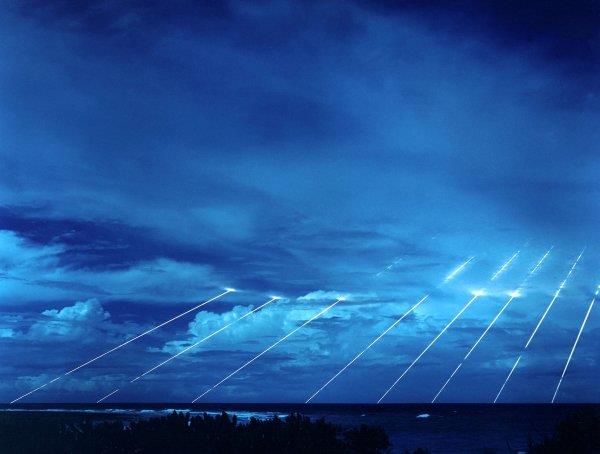 A single missile carries 8 thermonuclear warheads that can break off to hit up to 8 targets with 100 kilotons of TNT (total of 800 kt of TNT).